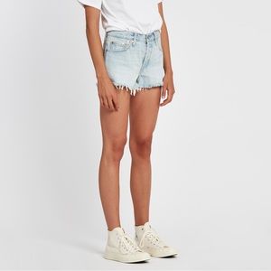 Levi's | 501‎ Light Wash Denim Shorts Button Fly Size 28
